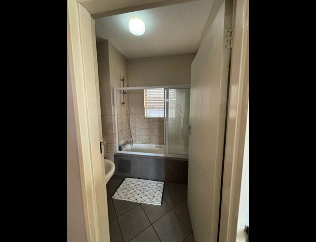 1 BEDROOM PROPERTY TO RENT IN BULT WEST